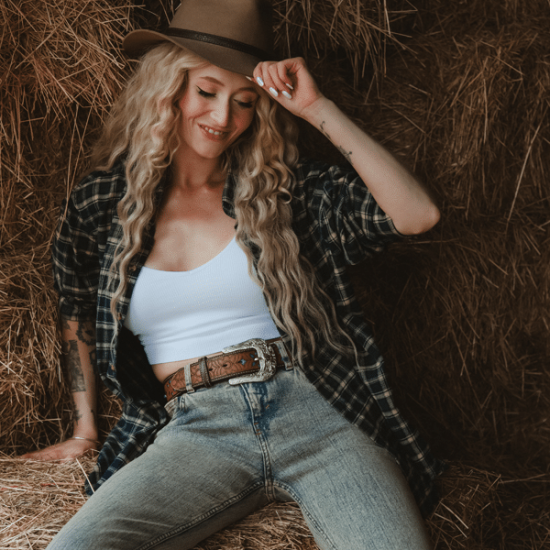 Janet Devlin promotional photo