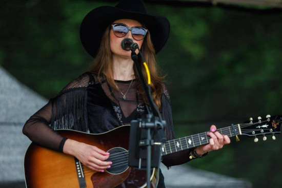 Hannah Trim promotional photo